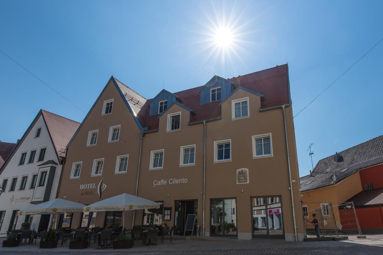 Hotel Im Ried Донаувёрт Экстерьер фото