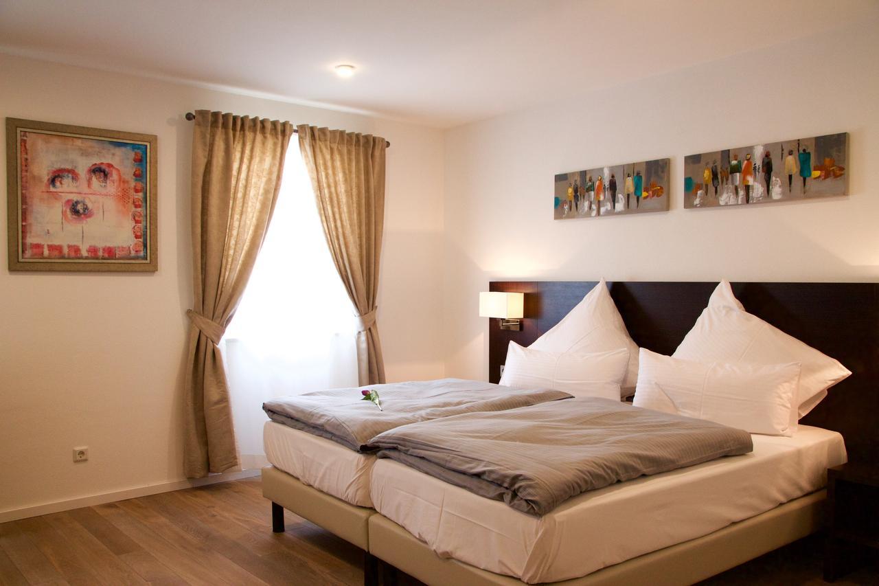 Hotel Im Ried Донаувёрт Номер фото
